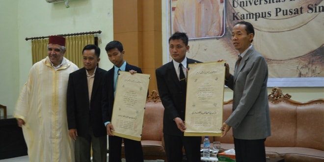 Seminar dan Pemberian Ijazah Khot di UNIDA Gontor